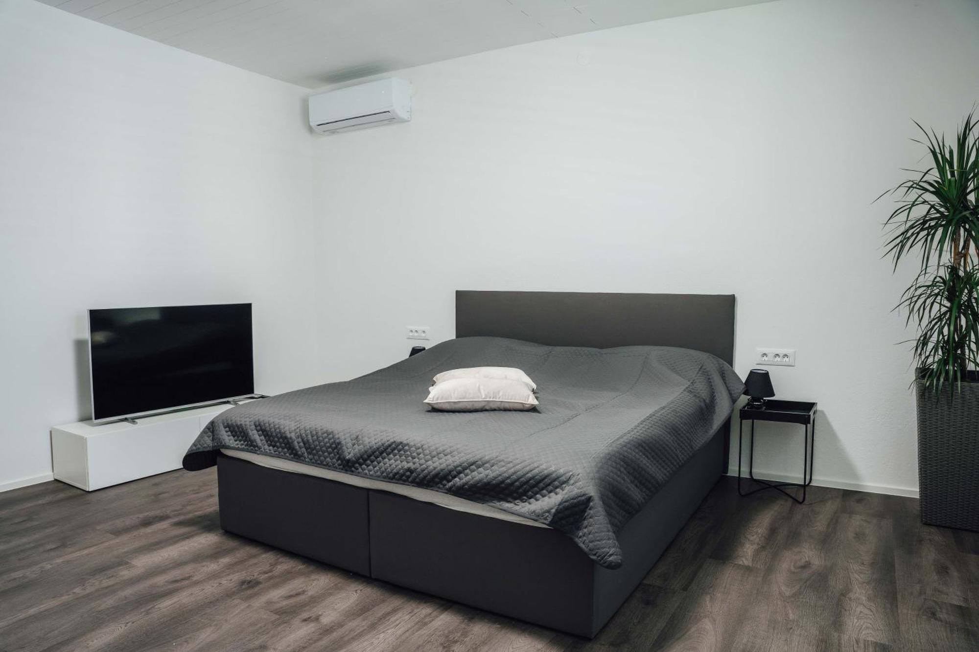Lora & Lana Apartment *